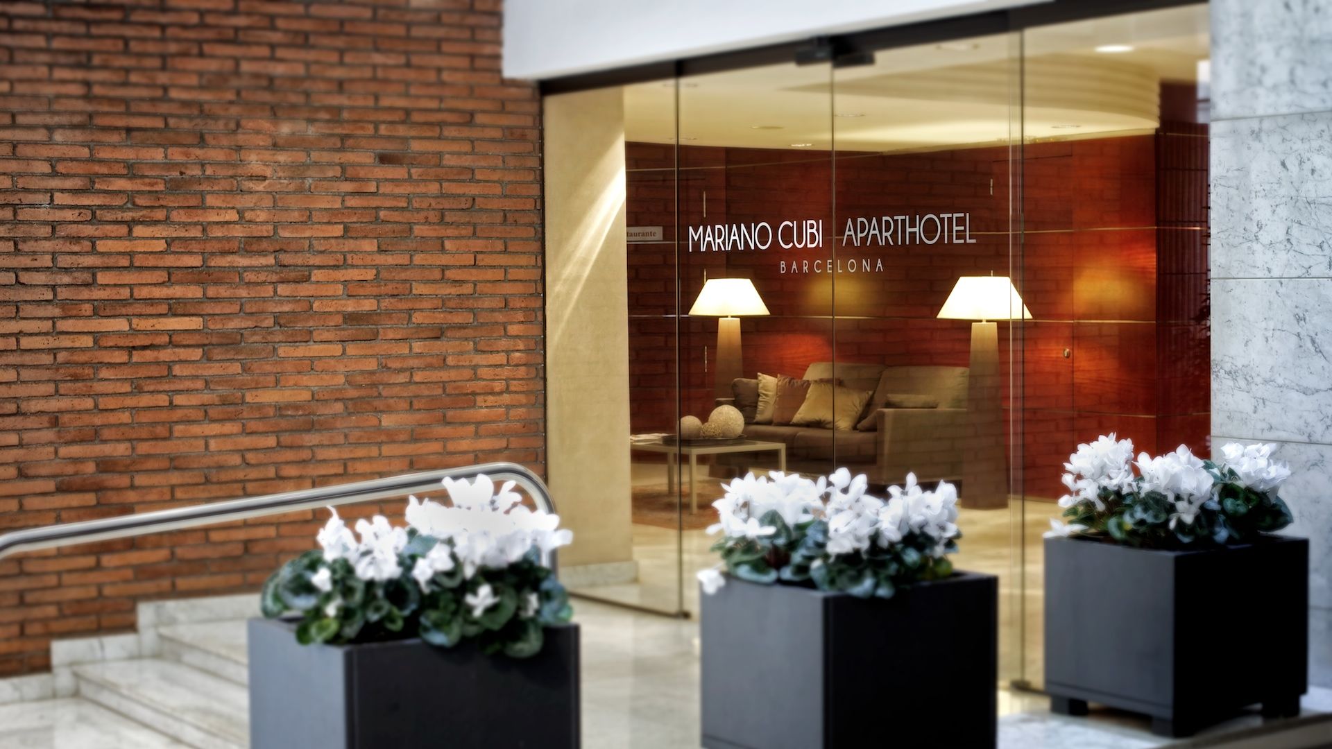 Aparthotel Mariano Cubi Barcelona Ngoại thất bức ảnh